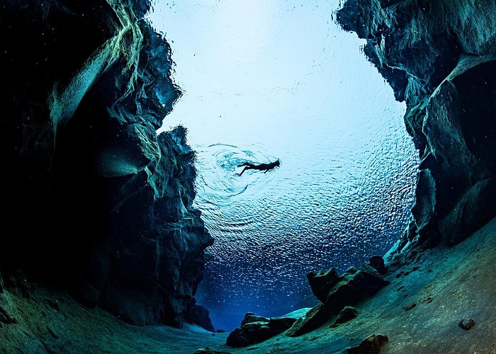 Silfra Snorkeling Tour - Between the Eurasian and North American Plates